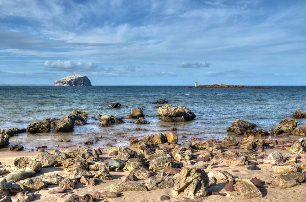 Cosy 2-Bdr Apartment & 15 Minutes To Edinburgh By Train & Free Parking Prestonpans Bagian luar foto